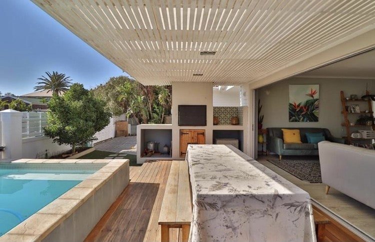 Paradise Beach House with Pool and Parking gallery image 4