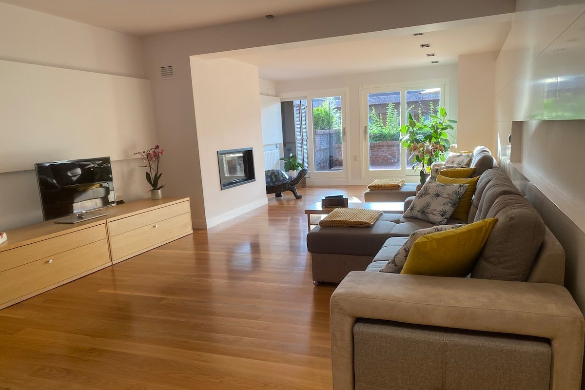 Ondarreta Beach · Singular y exclusivo gallery image 4