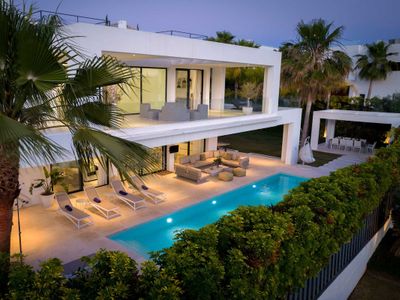 Luxury 5-Bed Villa with Pool in Marbella