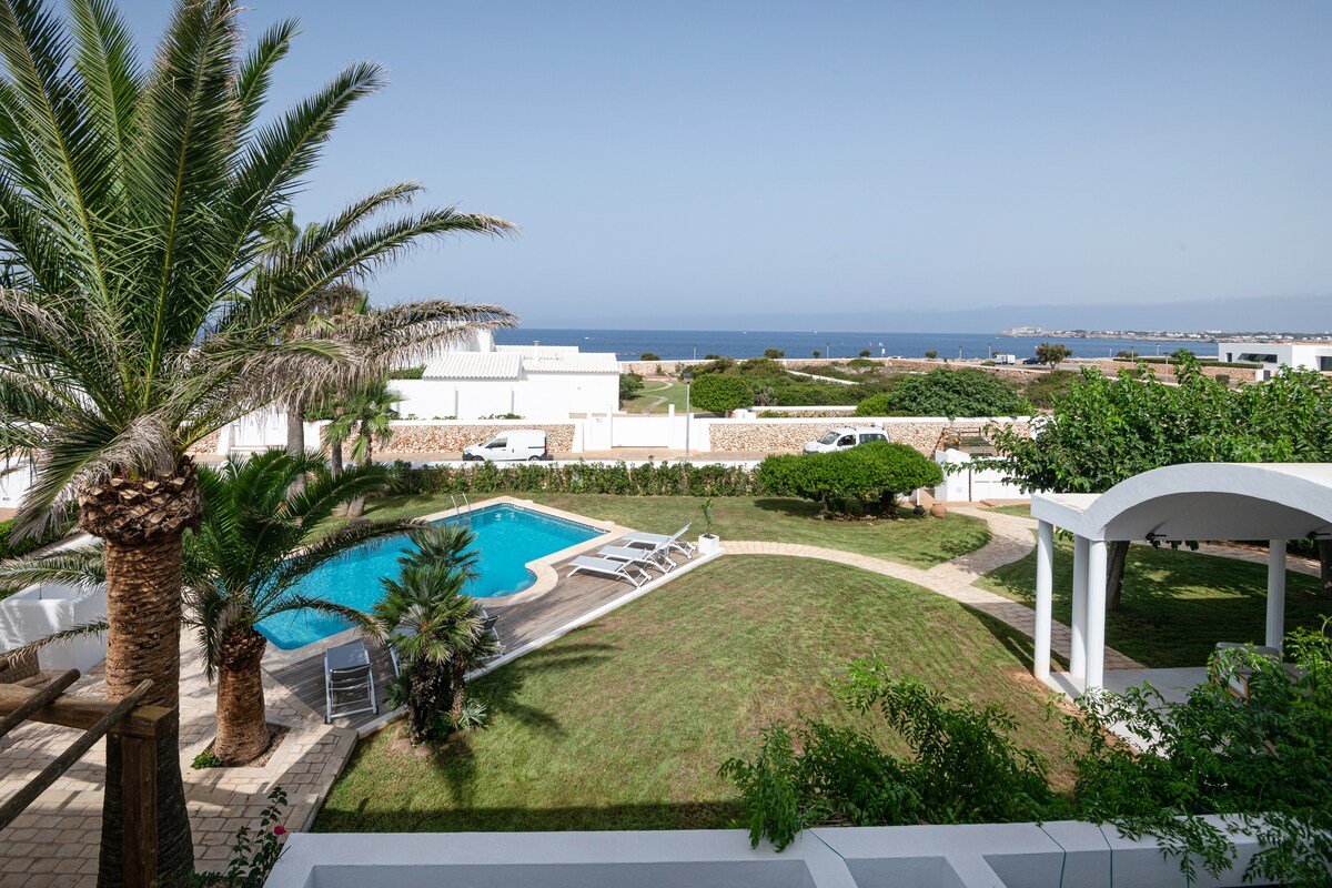 Lujosa villa en la playa con vistas al vista mar gallery image 5