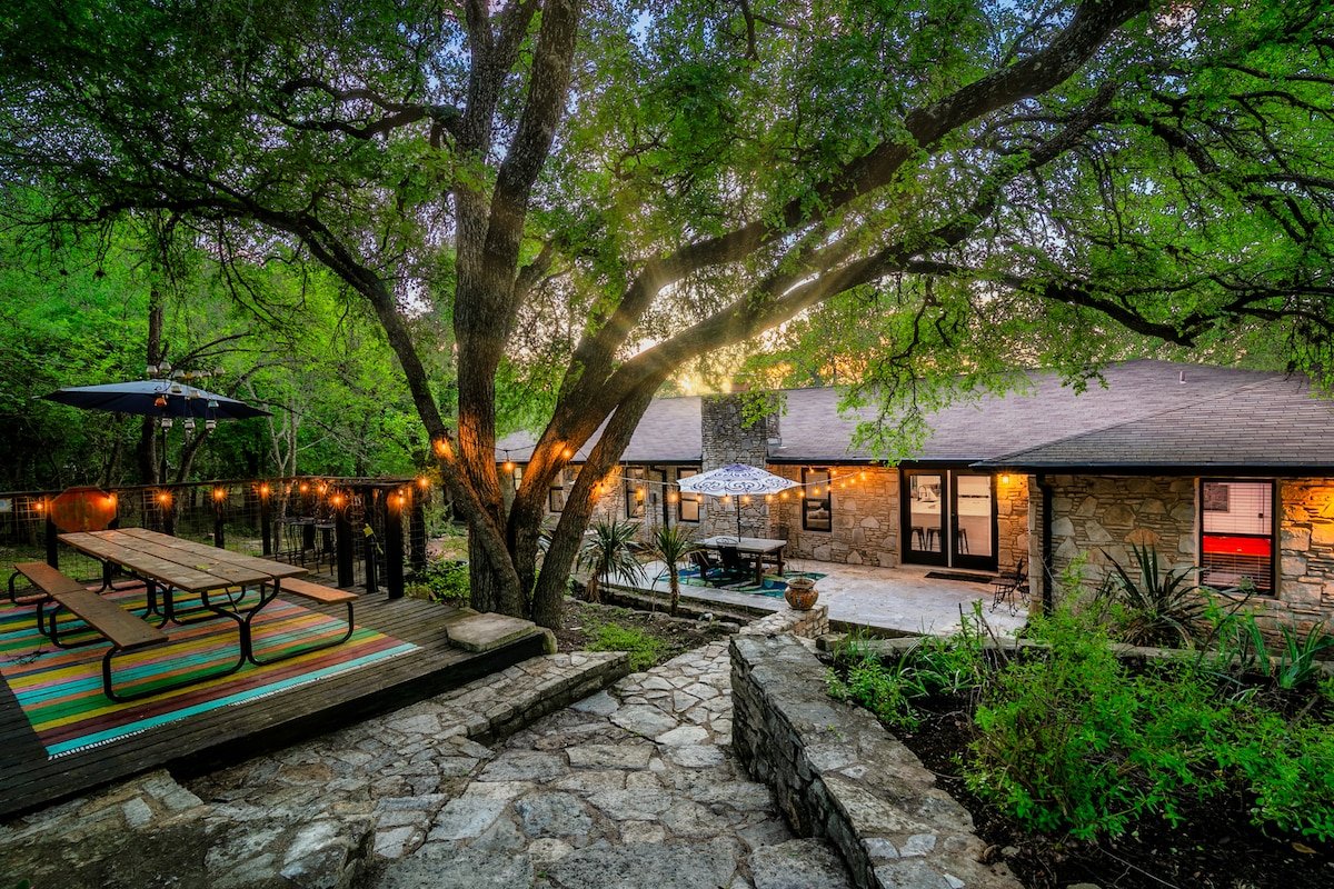 Hill Country Hideout-Pool-HotTub gallery image 5