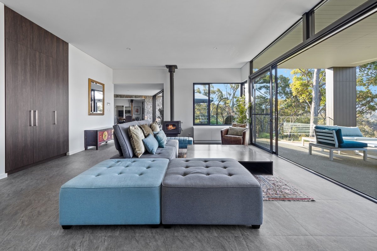 The Roo House—Sprawling Bushland Retreat near Town gallery image 3