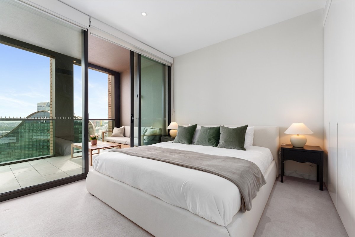 Darling Harbour Views, Fireworks & Free Parking gallery image 5