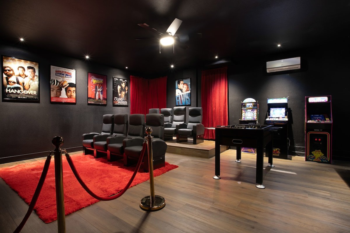 All-In-One 5BD Home w/ Pool, Arcades, Theater! gallery image 2