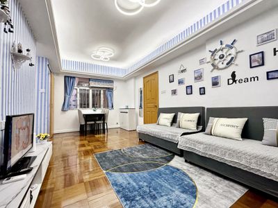 Queen beds, 4Rms beside MTR grand 14ppls 2 bathrm