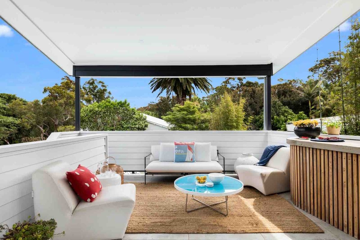 Emi-Lou’s at Palm Beach, Mineral Pool, A/C, Sauna gallery image 5