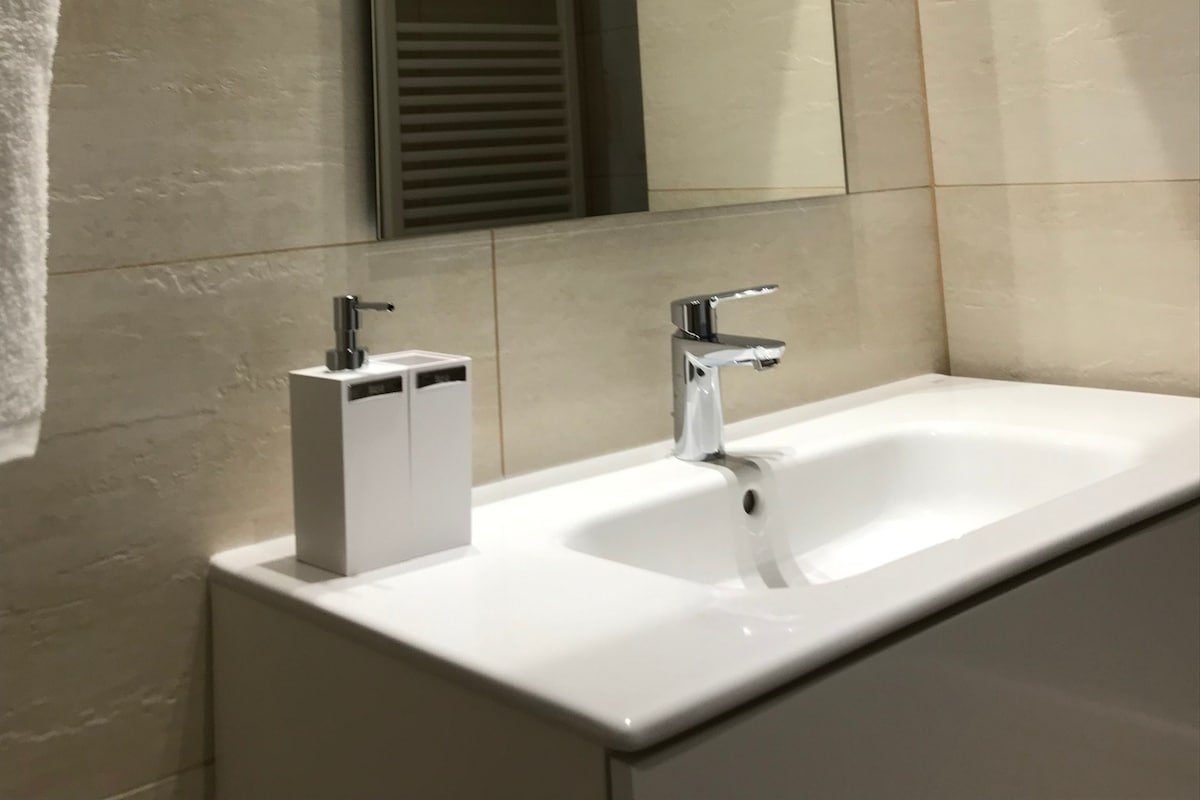 Lisbon10 C gallery image 5