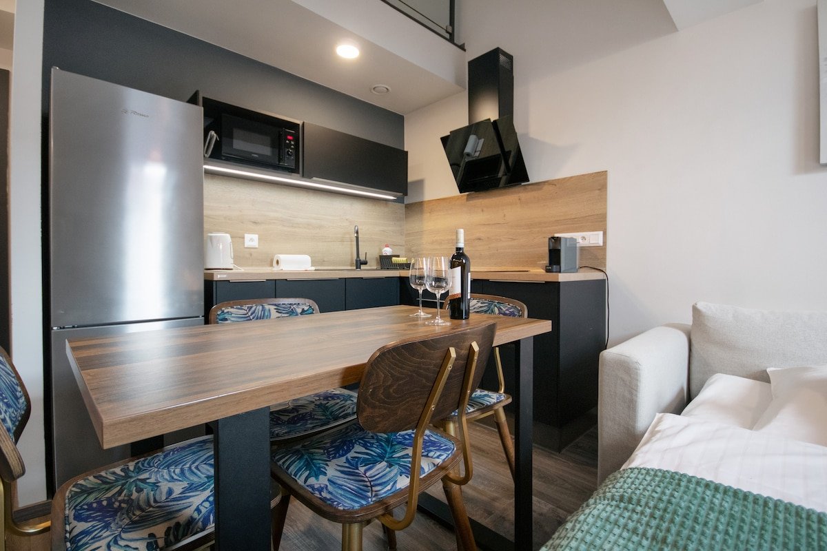 Trendy Unique Apt in Prague wth A/C – CORU House gallery image 4