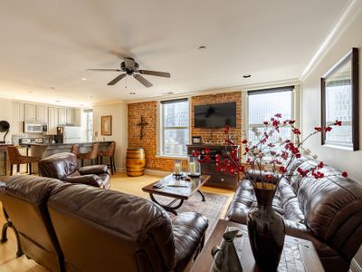 Convenient Downtown 2Bed & 2Bath!