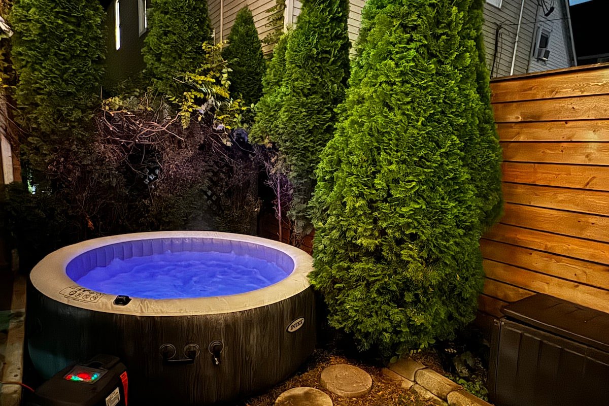 H&H 1896 – Spacious, Fully Stocked, & Free Parking gallery image 4