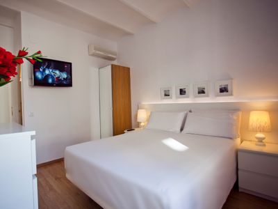 Spacious apartment by Las Ramblas