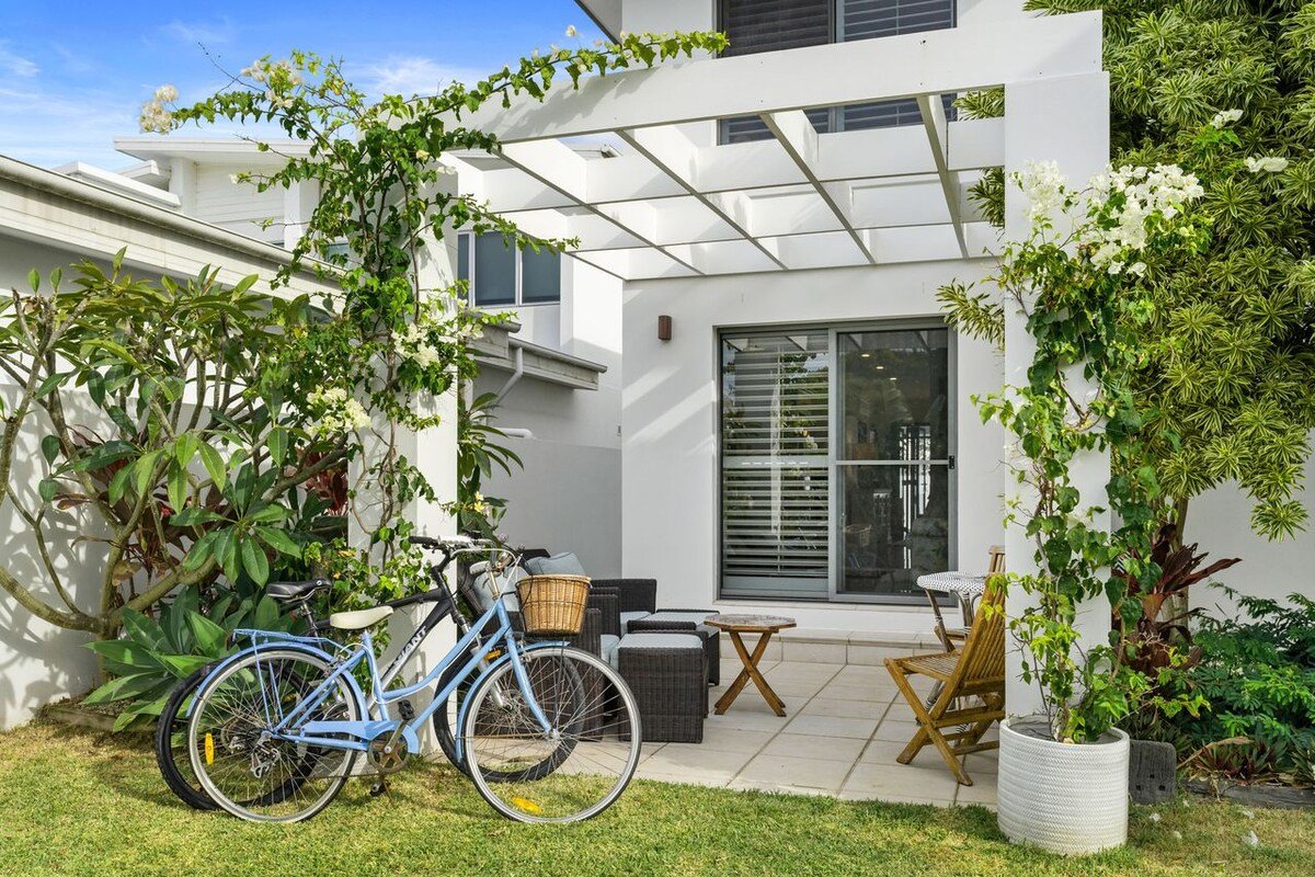 Malibu Mansion at Salt gallery image 4