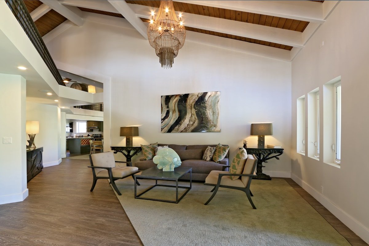 10 Bedrooms/13 Bathrooms, sleeps up to 36 guests! gallery image 4