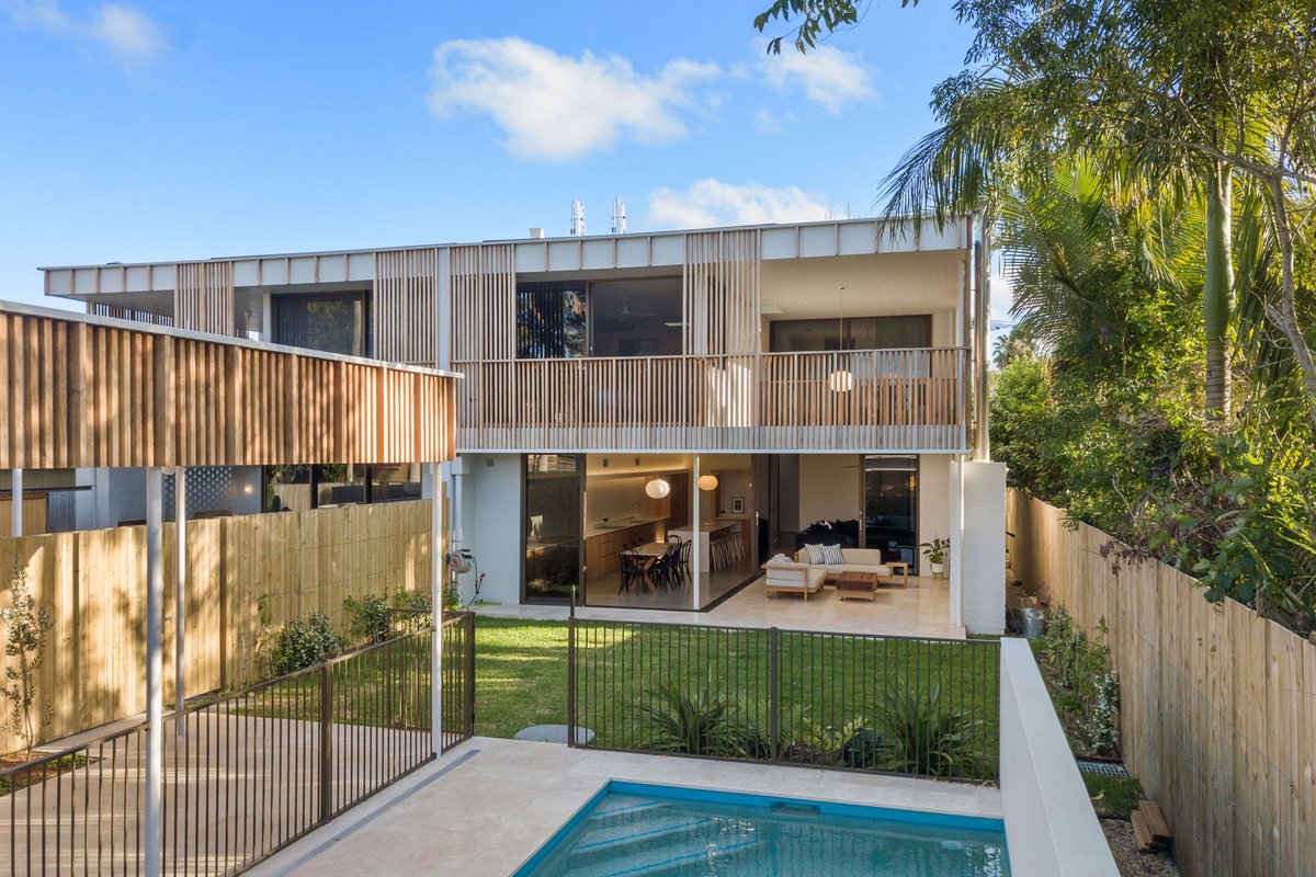 The Retreat – central Byron Bay, luxury, pool.