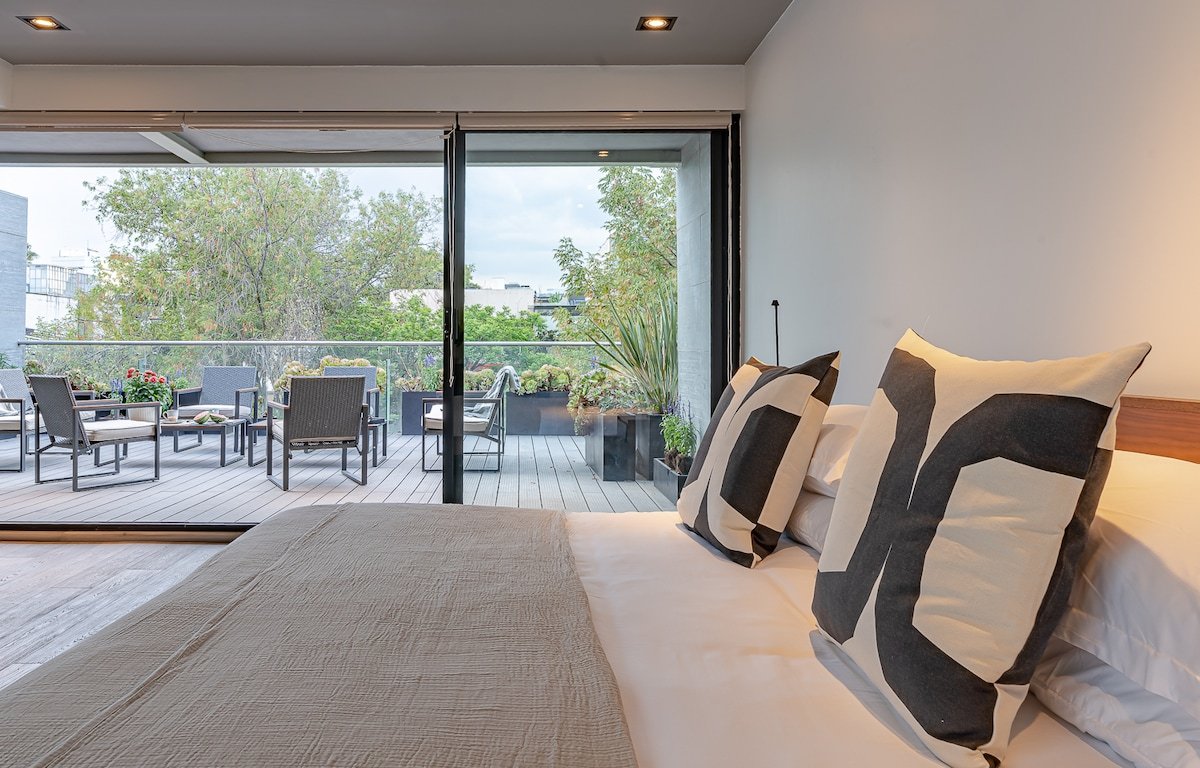 Minimal Zen PH | Iconic Terrace Steps from Masaryk gallery image 5