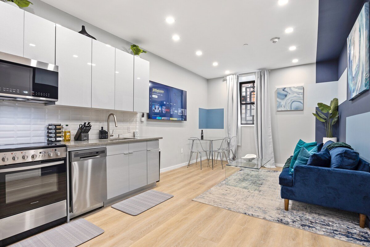 Duplex Close to Times Sq|Save on Long Stays gallery image 5
