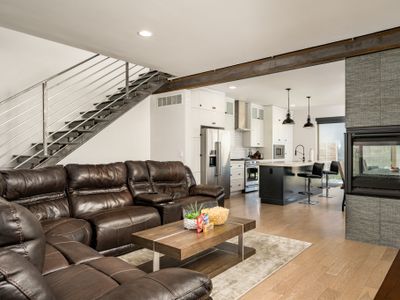 Luxury Downtown Home! Gameroom, Rooftop, Firepit