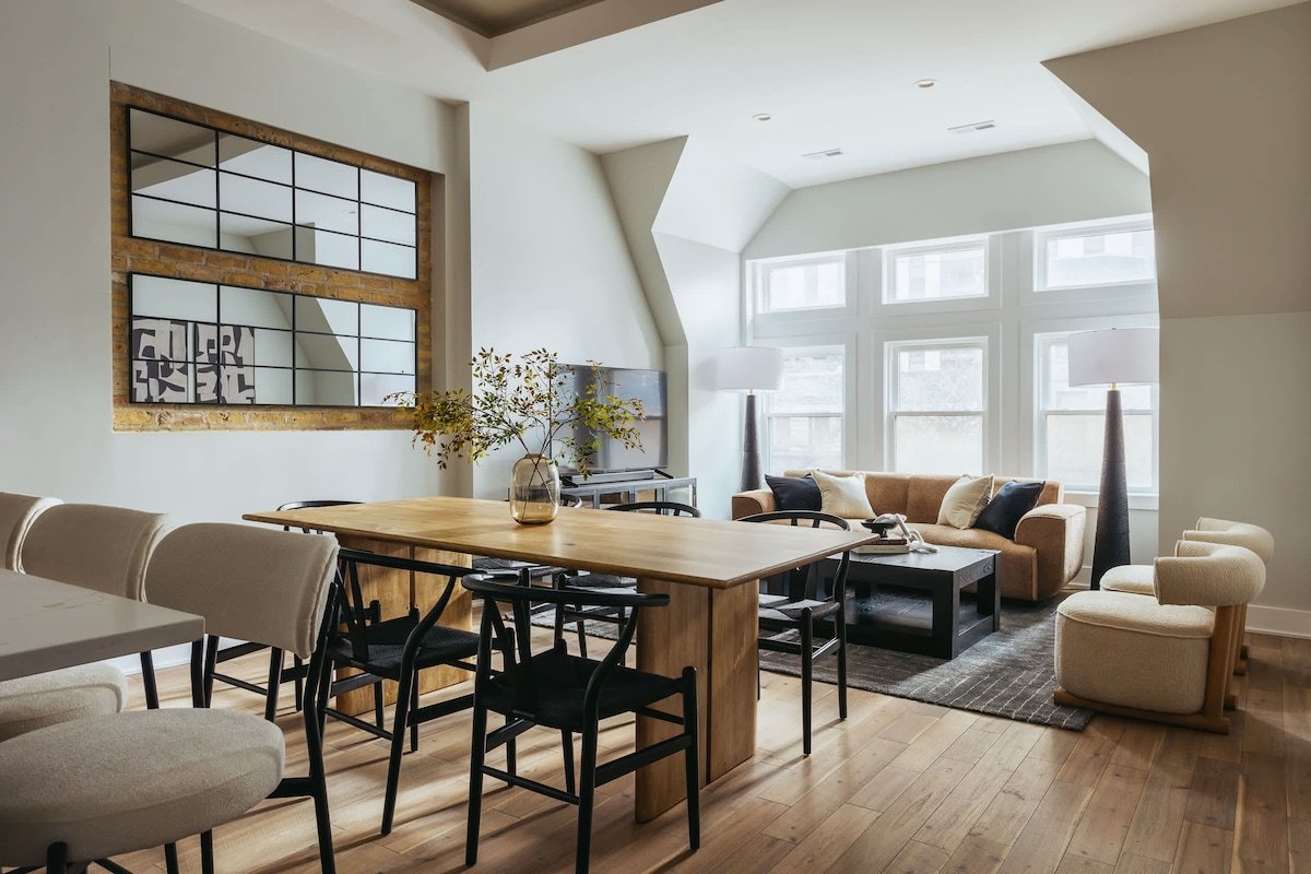 Luxury Designer Penthouse|Private Deck|Gold Coast