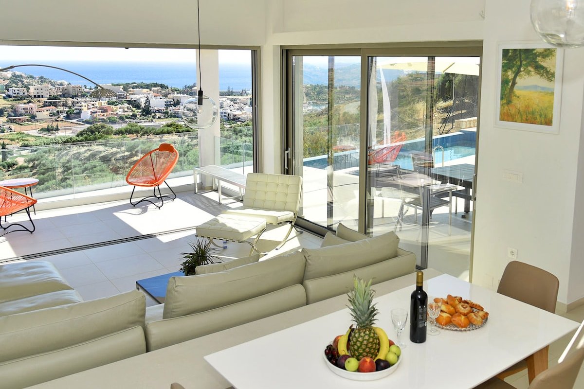 Villa Kallia, 3 BD, 3 BA, private pool, sea views! gallery image 4