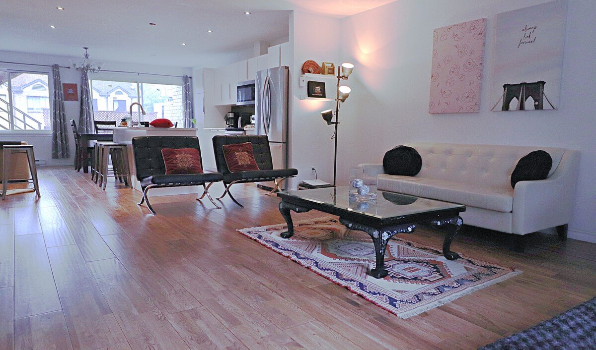 Downtown Bell Center free parking gallery image 3