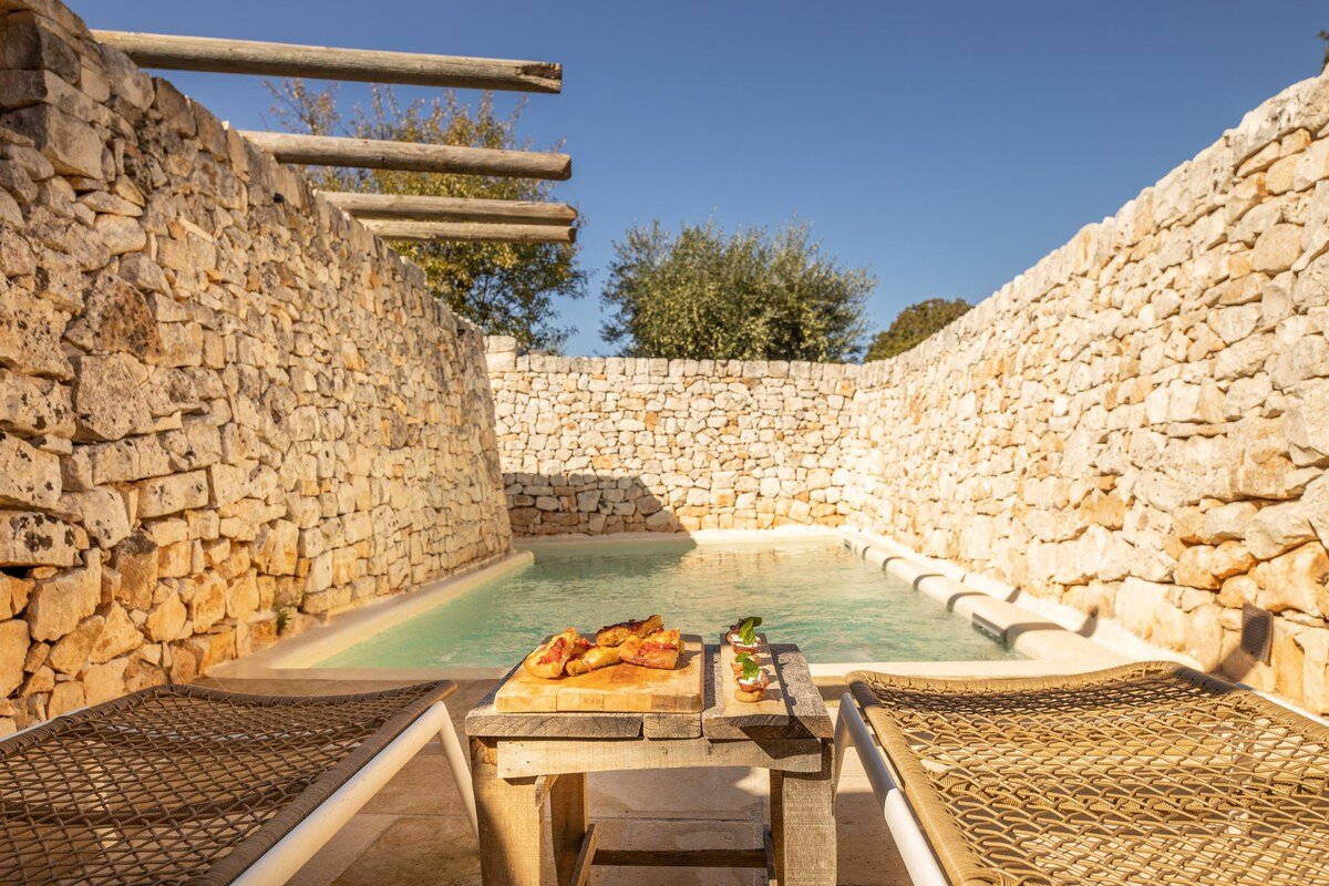 Trullo Fortuna Pool Suite gallery image 5