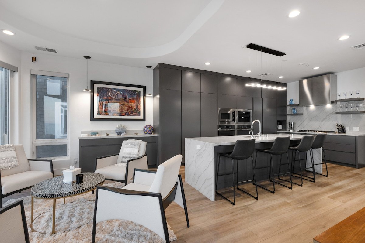 Malibu Beachfront Bliss with Coastline Views gallery image 5