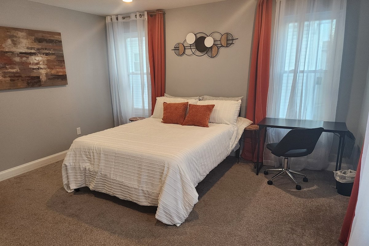 Huge 5BR in Best Location | 25 Min to NYC gallery image 4