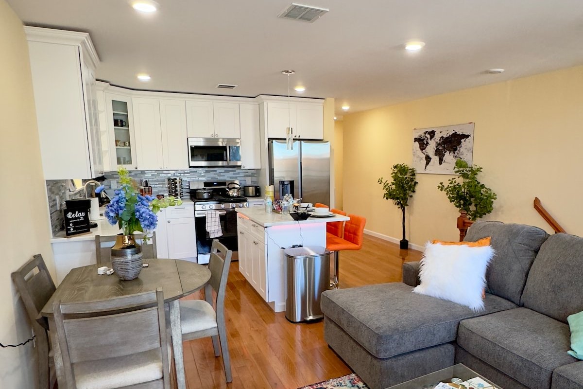 Home Away From Home | 15 min to EWR | Has it all gallery image 5