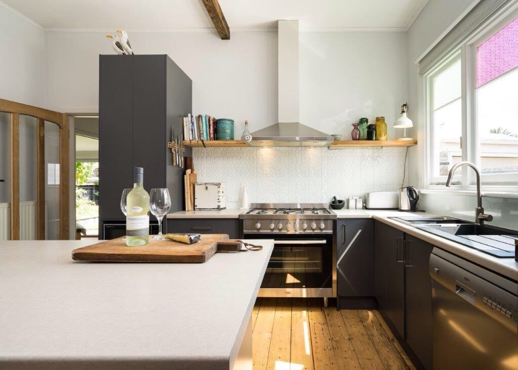 Beach House on Long Island (beach 100m) pets ok gallery image 4