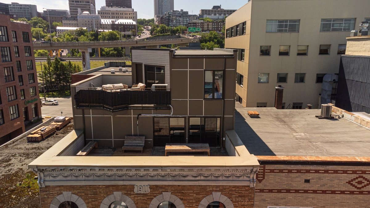 Heaven’s Garden / / Luxury penthouse downtown gallery image 5