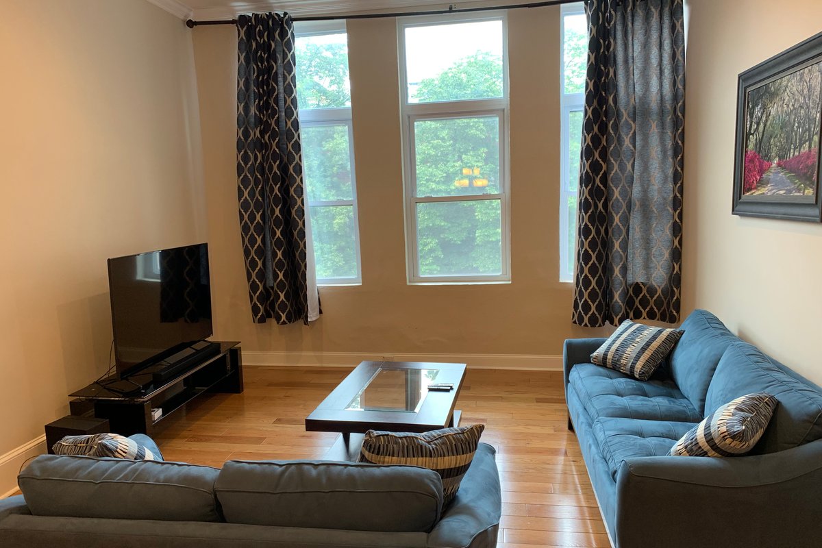 TwinStar In Central Downtown