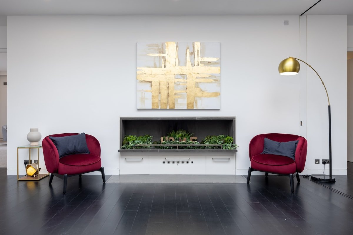 The Penthouse In the Heart of the West End! gallery image 2