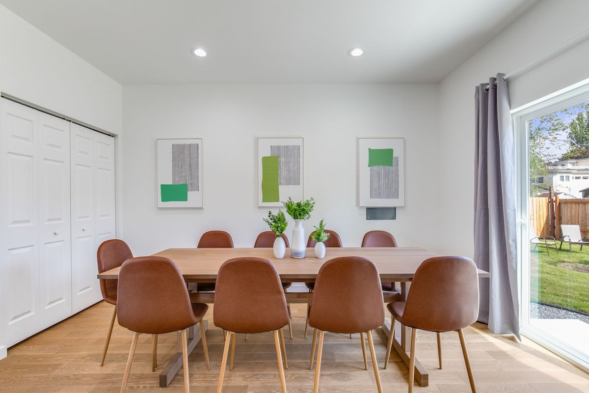 5B4BA SFH close to Airport w/EV charger, Backyard gallery image 4