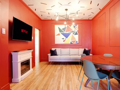 L’Union Montréal | Subway | AC | Parking ($)