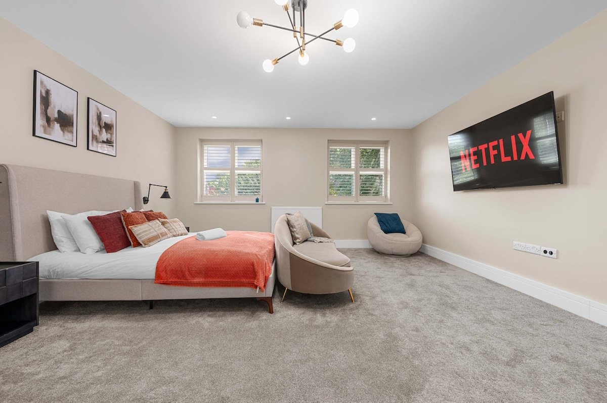 Luxury 5 Star Didsbury Home by City SuperHost gallery image 5