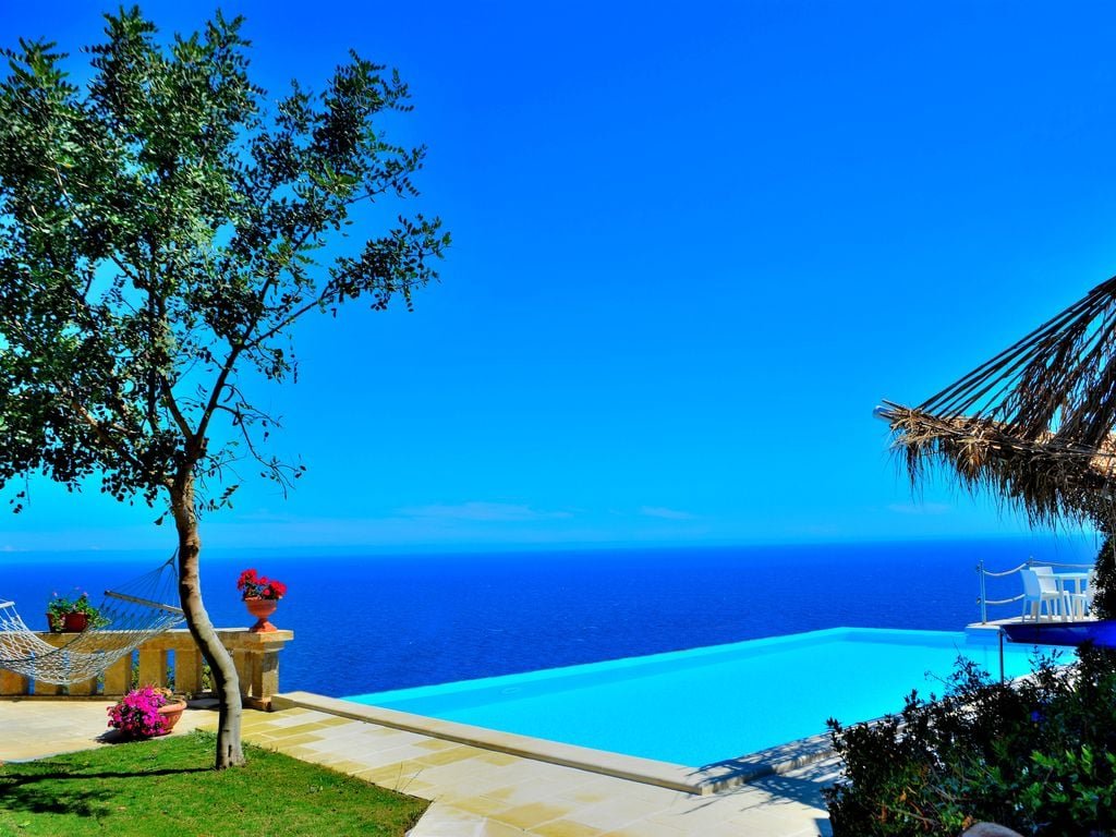 Ginestra Sea View by Galatea Casa Vacanze gallery image 3