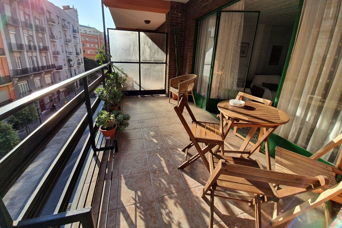 Gran Apto en centro Ruzafa. gallery image 4