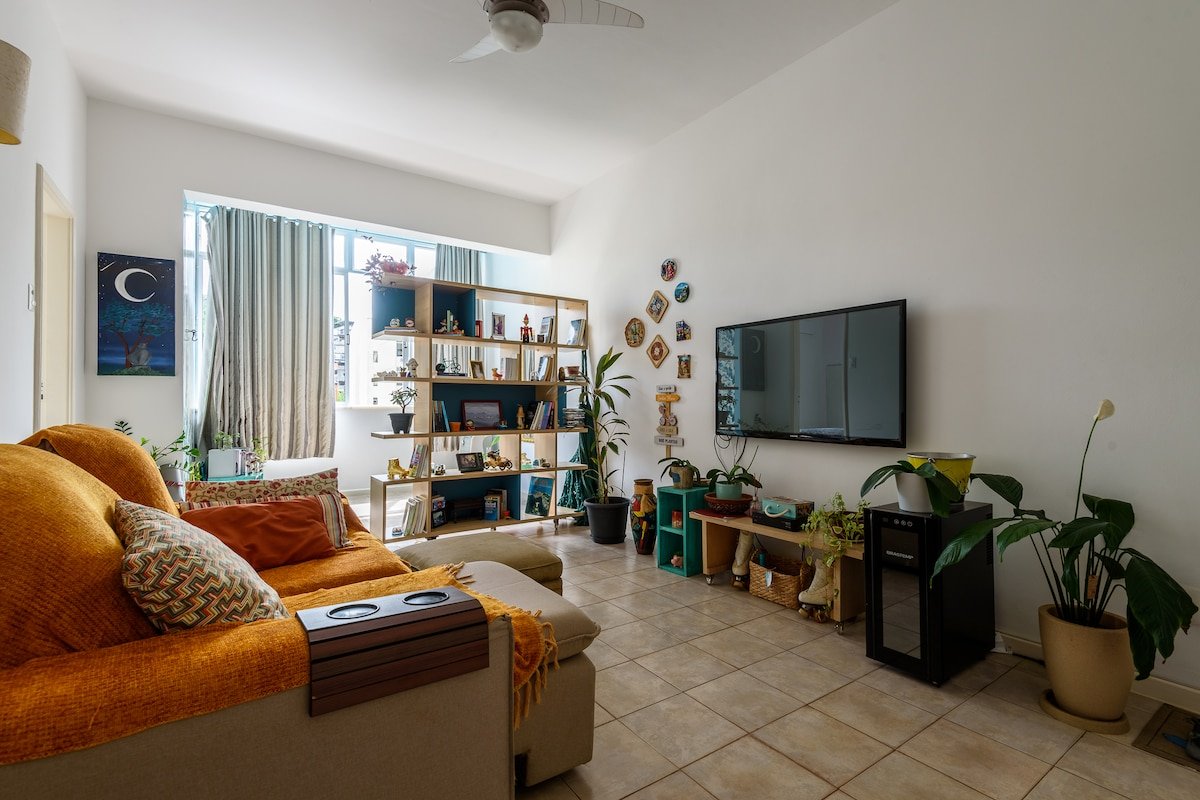 Apto Ano Novo na quadra do metrô3km de Copacabana gallery image 2