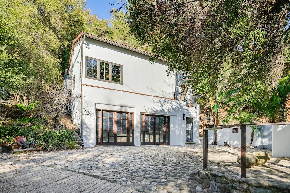 The Amethyst Inn Topanga Sleeps 9 Guests Sauna gallery image 3