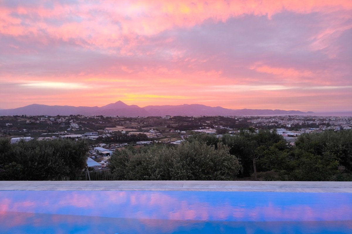 Villa Mirtylla luxury retreat w Pool, BBQ and Gym gallery image 3