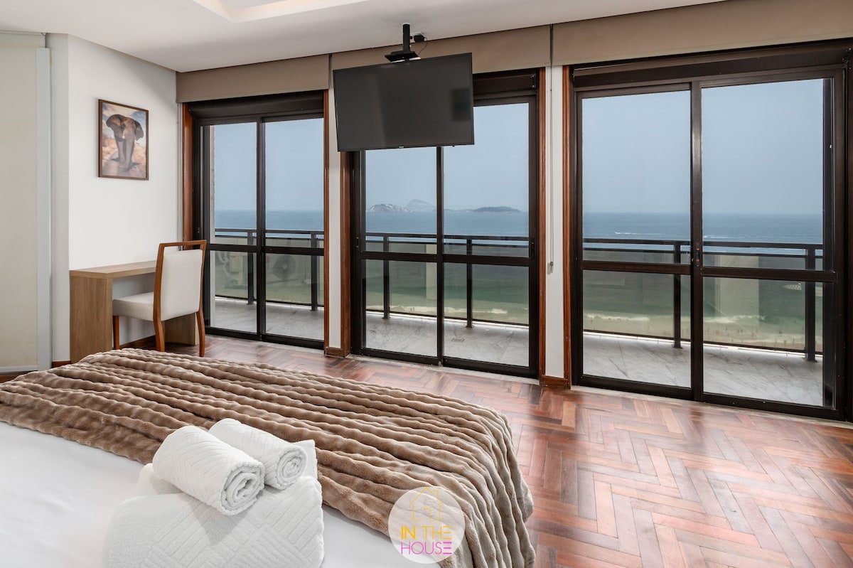 Luxury SEA Front View of Dois Irmãos Hill Ipanema gallery image 4