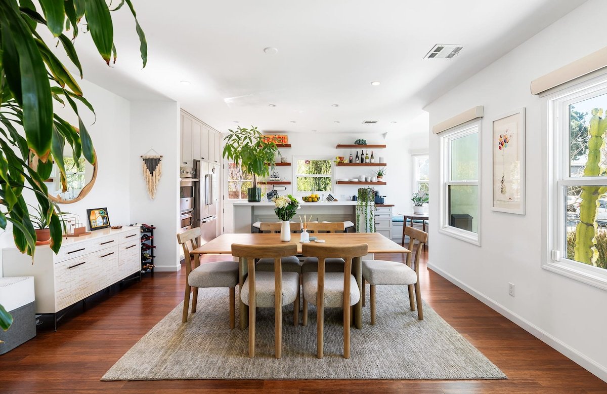 Sun-Drenched Spanish Manor Home in Mar Vista gallery image 3