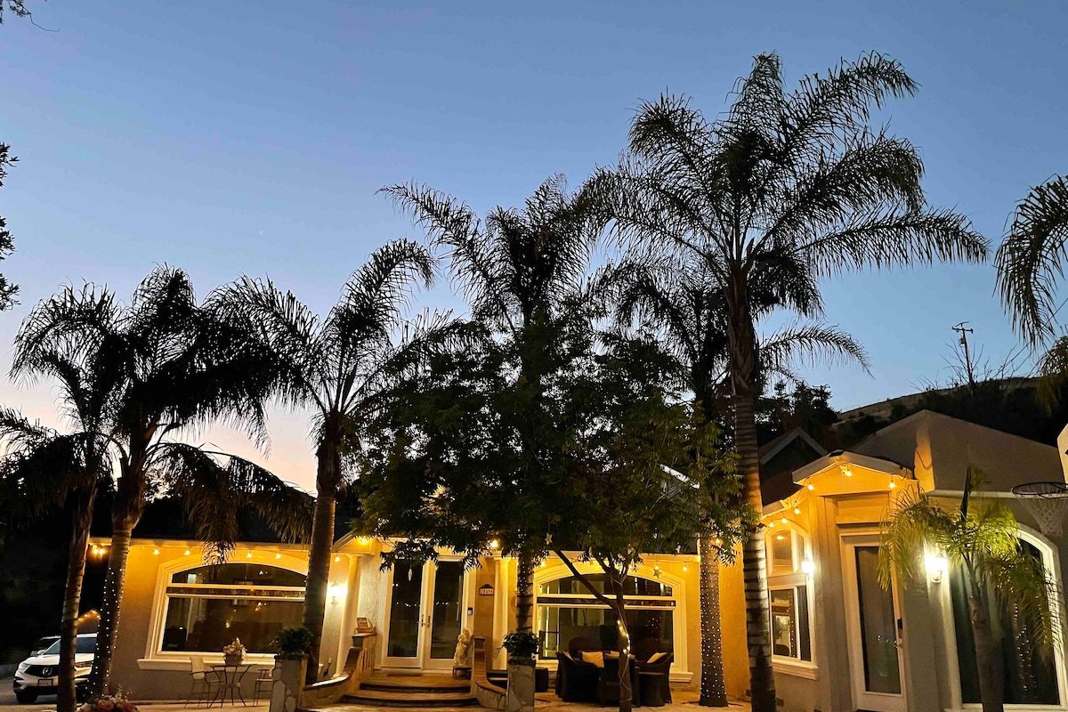 Peaceful Residence overlooking City gallery image 2