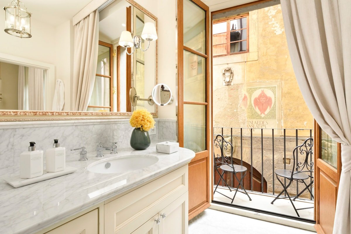 Luxury Apartment ‘ Il Viaggiatore’ gallery image 5