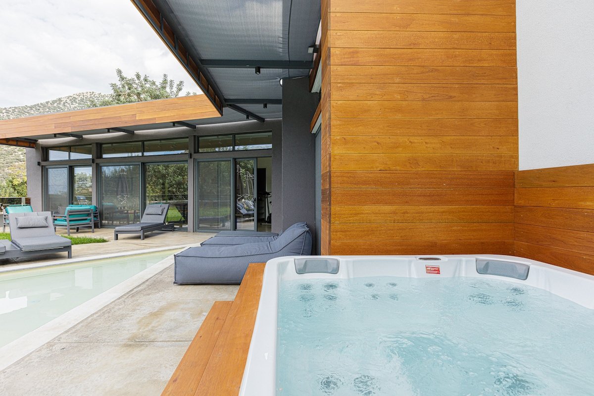 Sauna, heated pool, kids’ pool, close to the beach gallery image 4