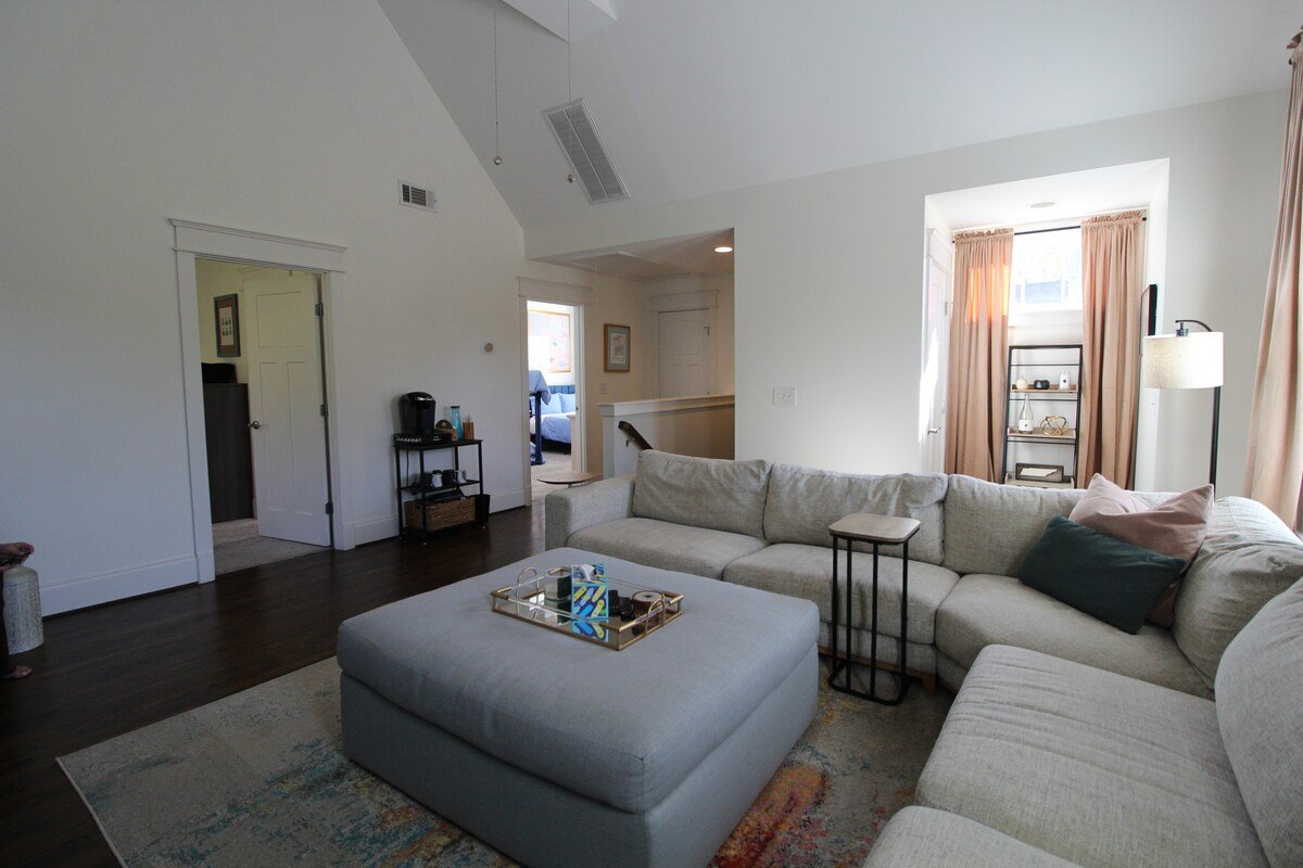 *Private Stay In East Nashville* gallery image 4