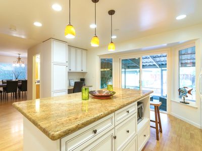 LA: Spacious + Comfortable in Palo Alto-4 bedroom