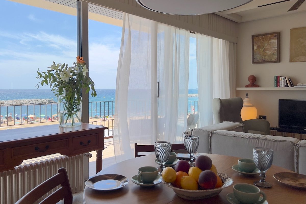 Blaudenit: Un balcón al mar gallery image 2