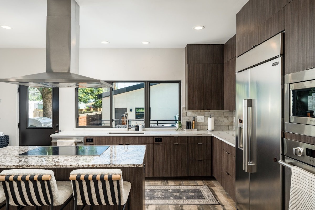 Luxury Stay in Downtown Denver | Hot Tub + Sauna gallery image 5