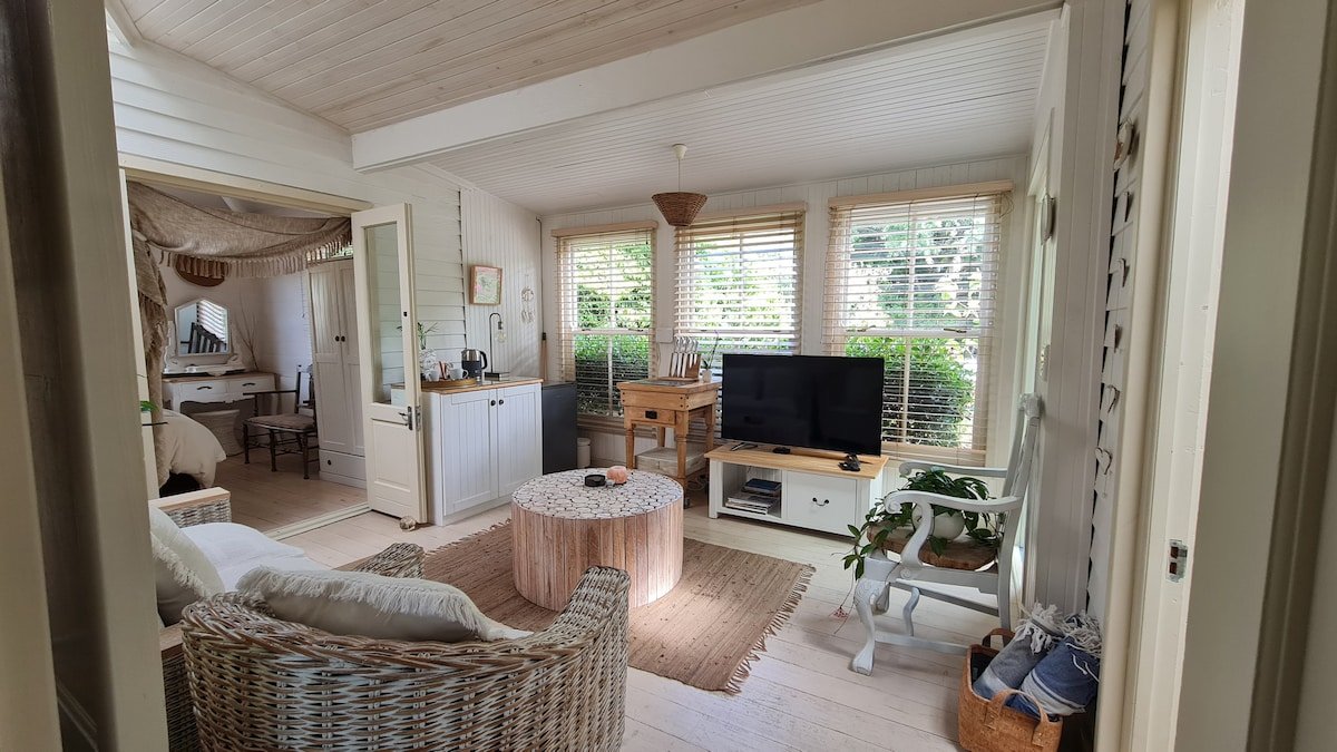 Coastal Tranquility with Lush Garden & Pool gallery image 3